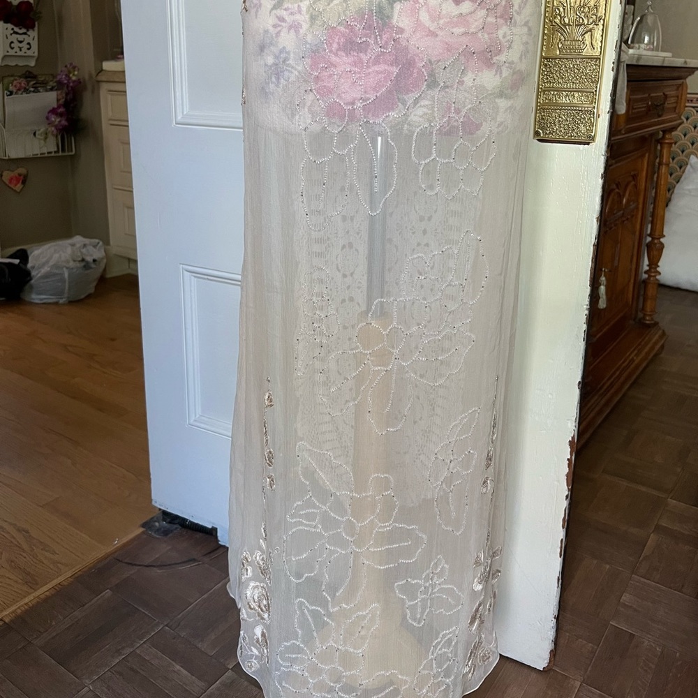 Gorgeous Bonnie Strauss Cream 100% silk skirt Floral Embroidery beading Large